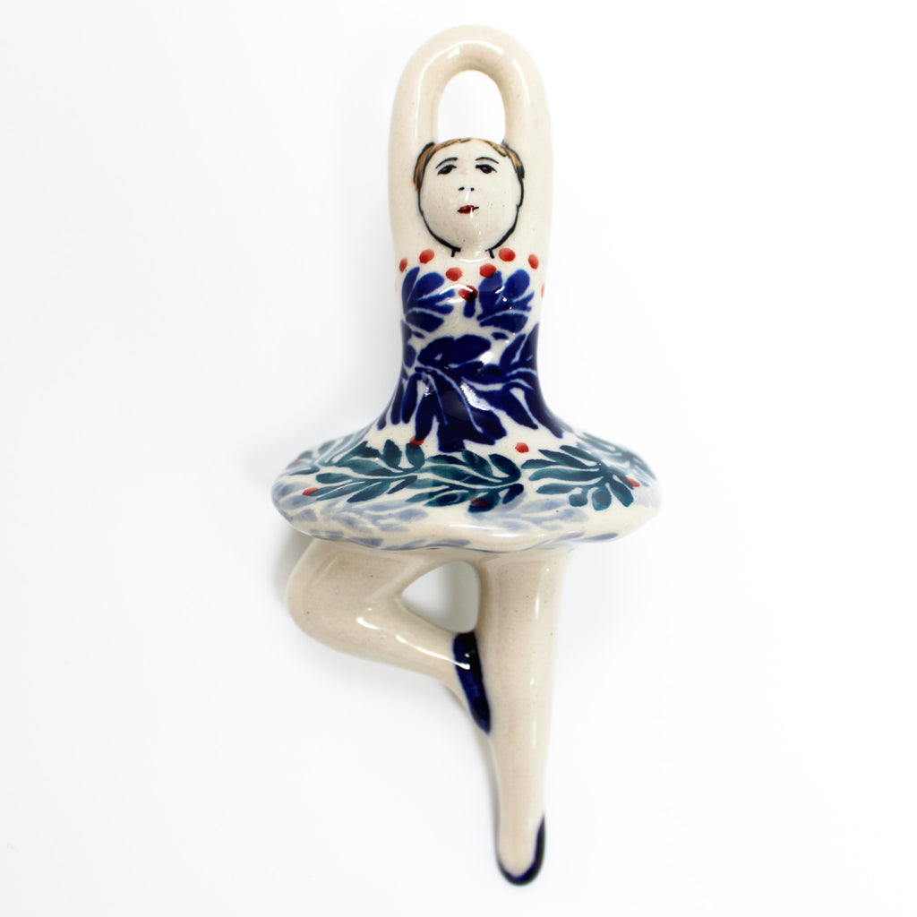 Ballerina-Ornament in Spruce Garland