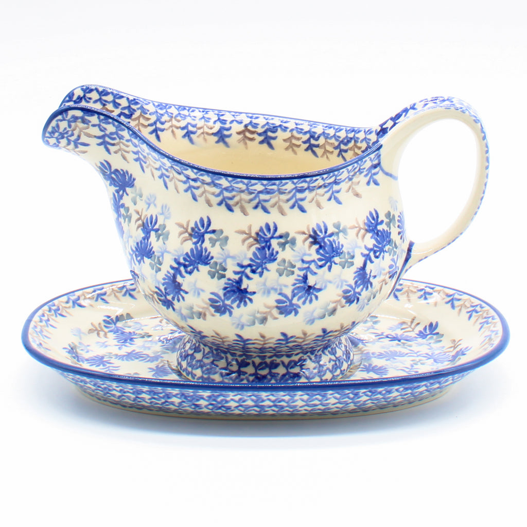 Gravy Boat w/Tray 1 qt in Blue Thistle