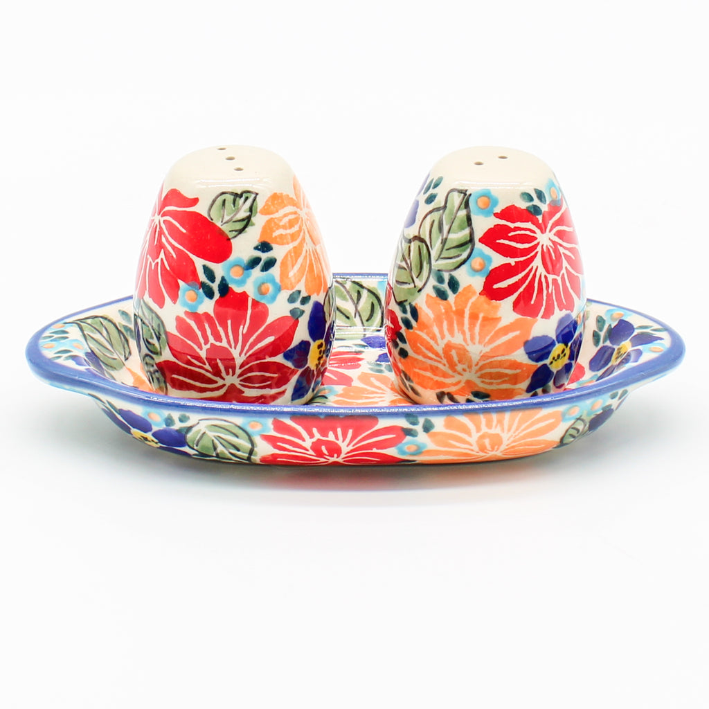 Salt & Pepper Set w/Tray in Just Glorious