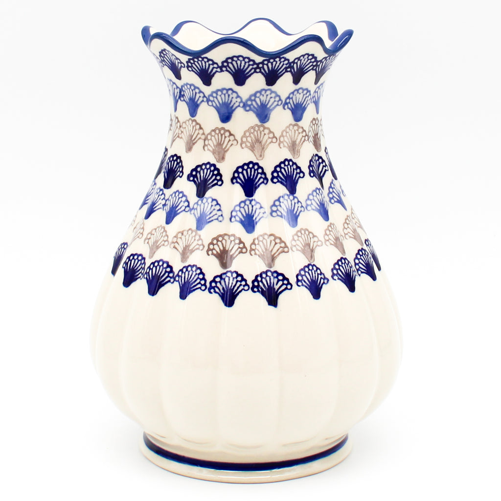 Scalloped Vase in Seashells