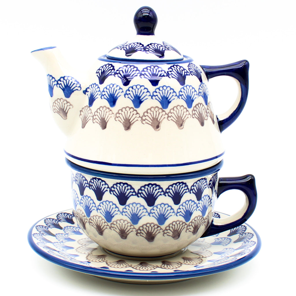 Teapot w/Cup & Saucer in Seashells
