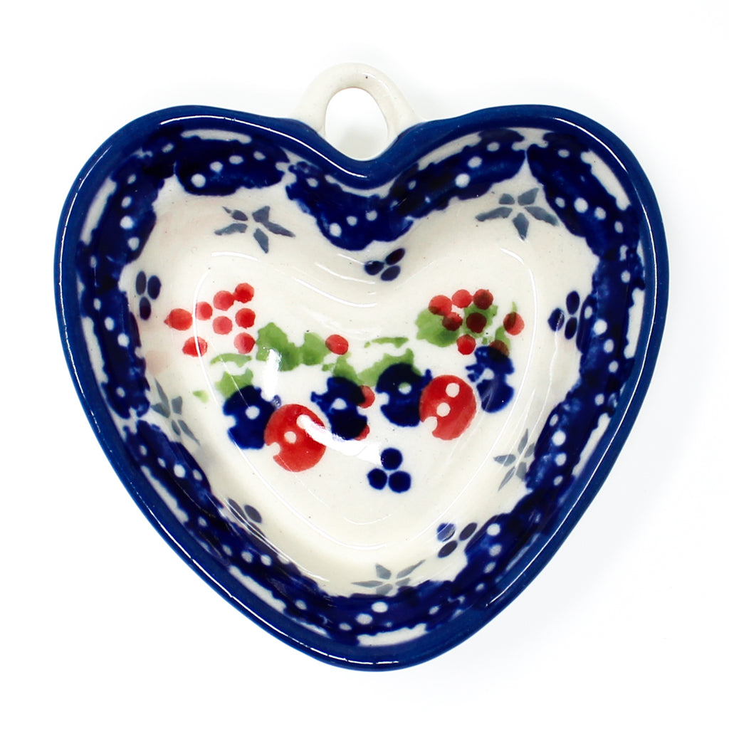 Tiny Heart-Ornament in Holiday Wreath