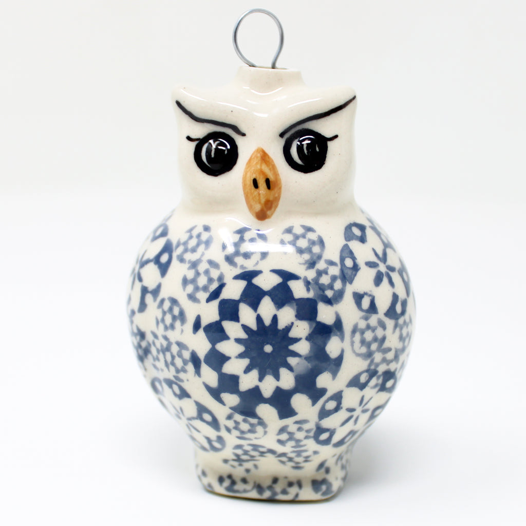 Owl-Ornament in Winter Wonderland