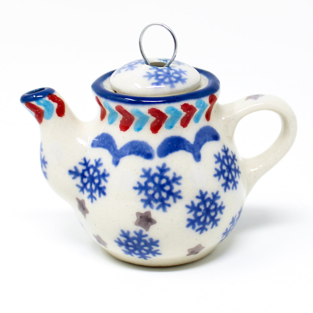 Teapot-Ornament in Falling Snow