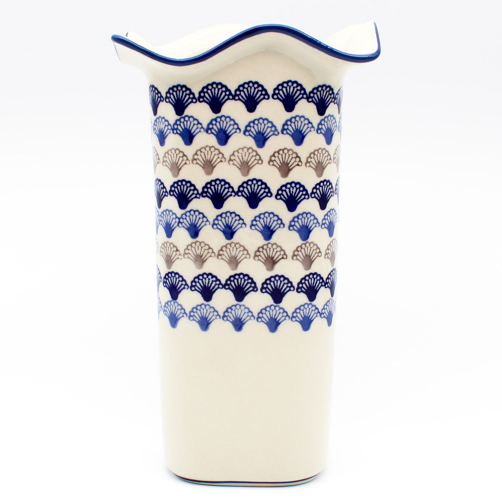 Fluted Vase in Seashells